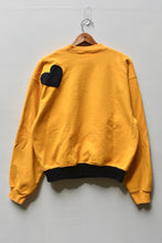 Load image into Gallery viewer, LOOKS FAMILIAR (M)
