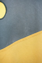 Load image into Gallery viewer, VINTAGE ATTIRE (2XL)
