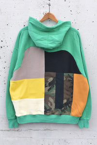 BLENDING IN BY STANDING OUT (XL)