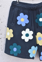 Load image into Gallery viewer, BLOSSOMING ON THE DAILY (L)
