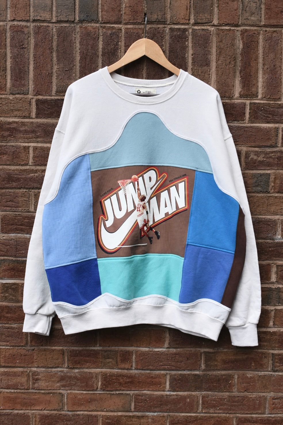 CAN’T LOOK AWAY (XL)