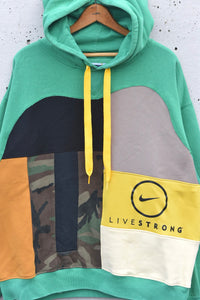 BLENDING IN BY STANDING OUT (XL)