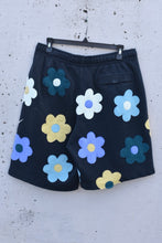 Load image into Gallery viewer, BLOSSOMING ON THE DAILY (L)
