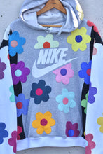 Load image into Gallery viewer, LOVE IS ALL AROUND (L/XL)
