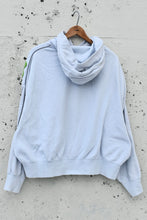 Load image into Gallery viewer, ON THE MOVE (M)
