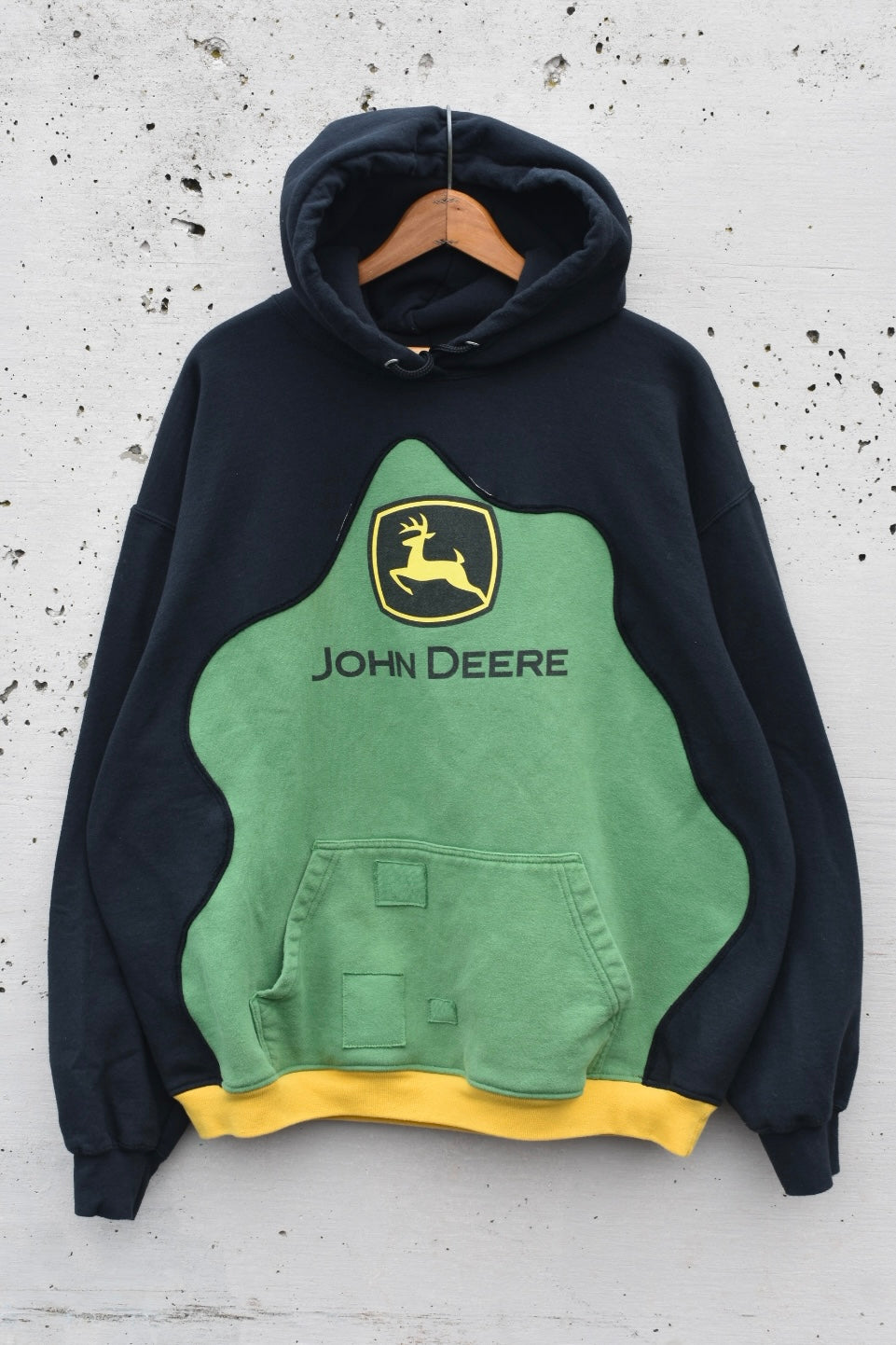 I’M CAPTIAN AROUND HERE (XL)