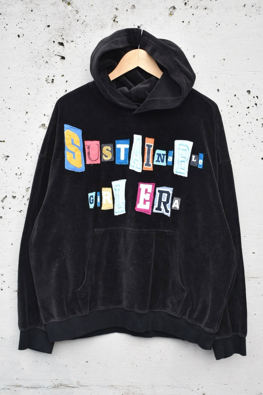 WORKING AROUND THE CLOCK (L/XL)