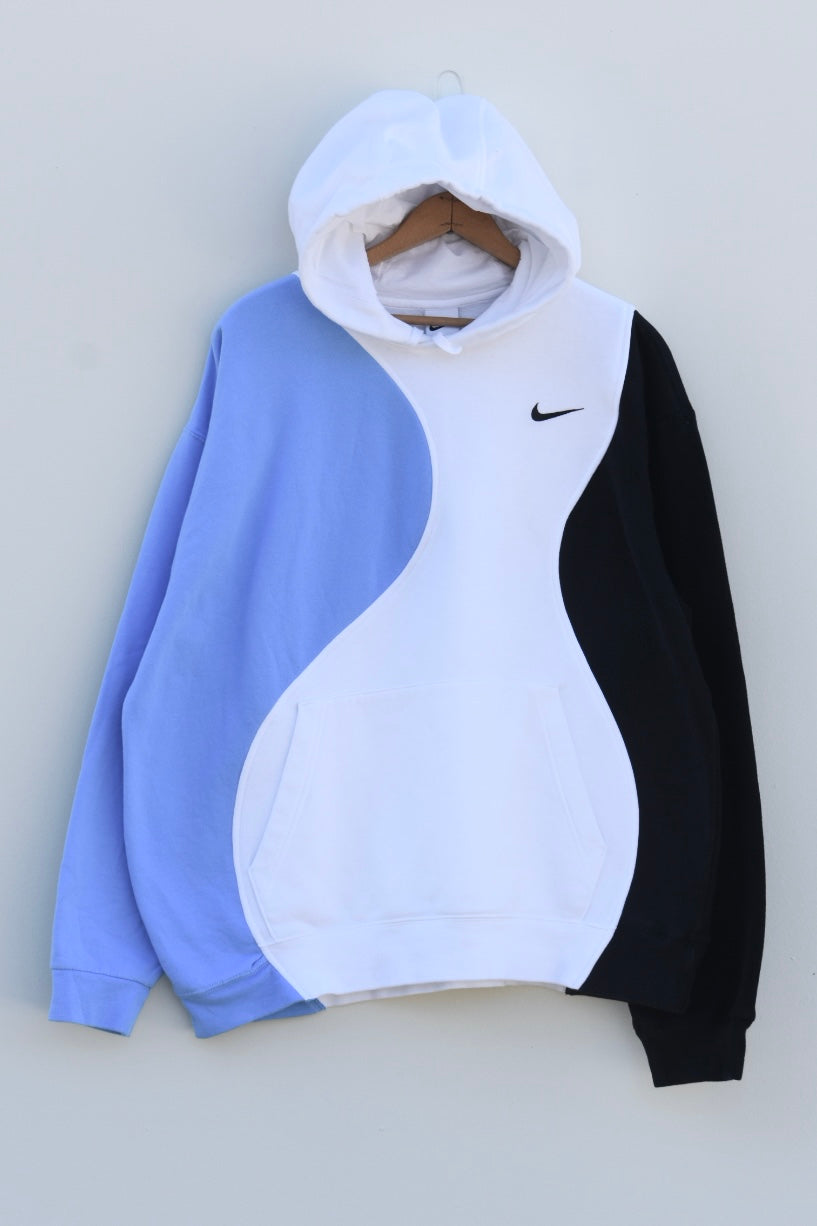 THE SECRET IS OUT (XL)