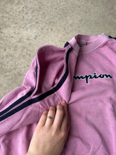 Load image into Gallery viewer, Champion Sweatshirt (wXS)
