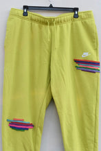 Load image into Gallery viewer, ALL YOU NEED IS LOVE (XL)
