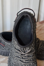 Load image into Gallery viewer, Black Texture Sneaker
