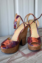Load image into Gallery viewer, NINE WEST TROISCHIC SNAKESKIN PLATFORM SANDALS
