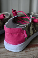 Load image into Gallery viewer, Simply Souther Slip Ons
