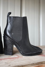Load image into Gallery viewer, ALDO Chelsea Heeled Boots
