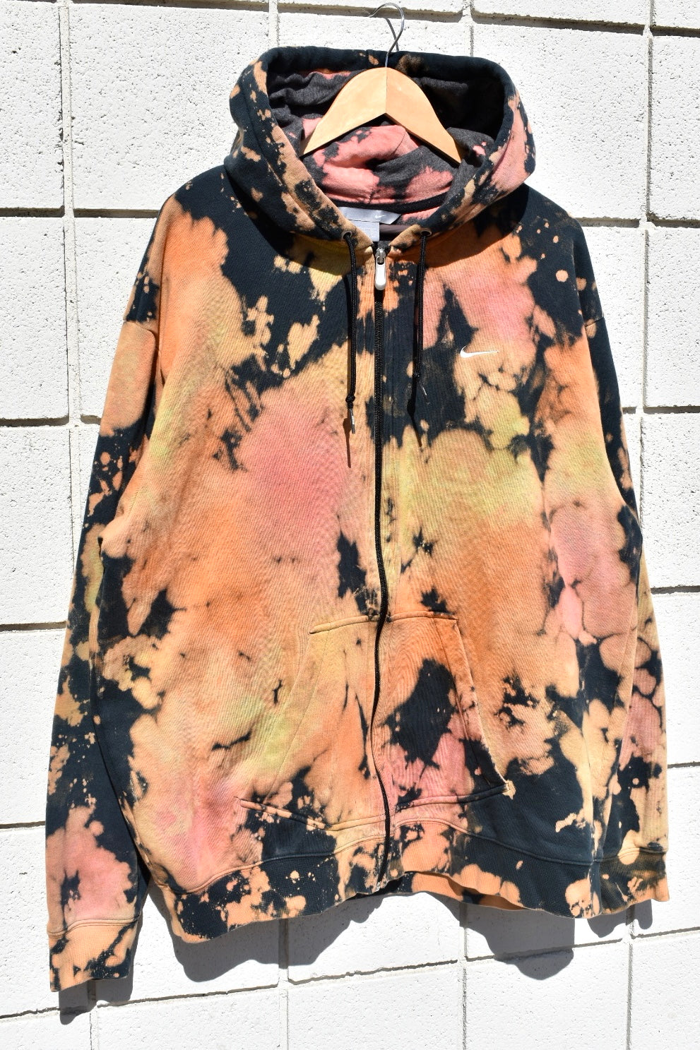 DON’T TELL ME, SHOW ME (XL)