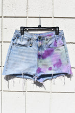 Load image into Gallery viewer, DIFFERENT WAVE LENGTHS (31)
