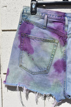 Load image into Gallery viewer, DIFFERENT WAVE LENGTHS (31)
