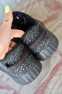 Black Texture Sneaker