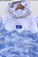 Load image into Gallery viewer, CATCHING LOOKS (w XL)
