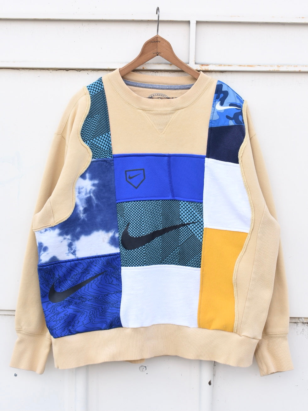 (Bid $145) YOU CAN SEE IT THROUGH YOUR PHONE