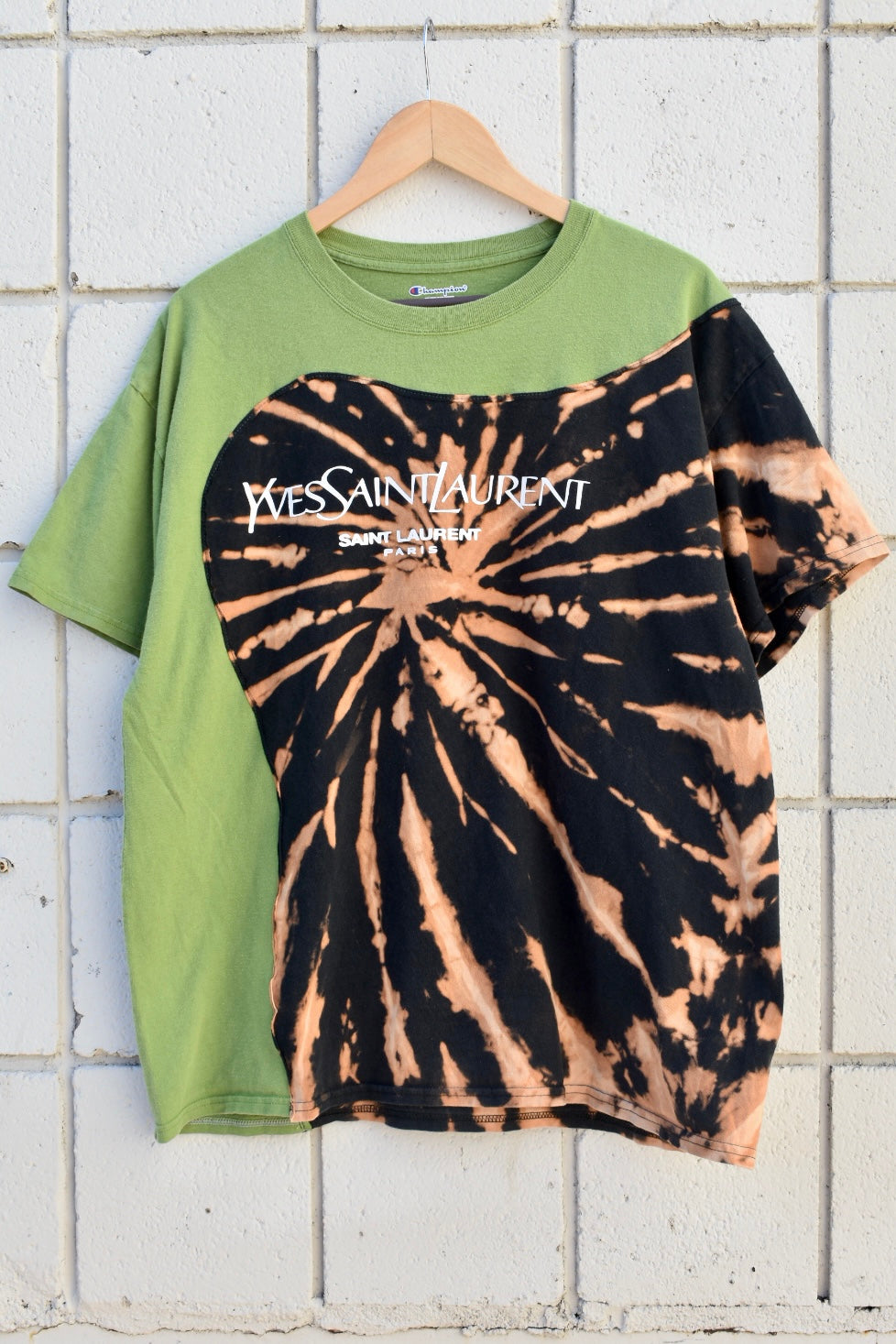 AROUND THE CLOCK (XL)