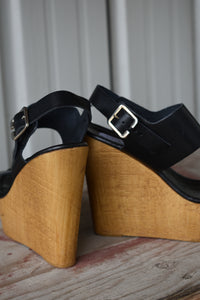 STEVE MADDEN LEATHER WEDGE