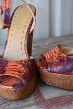 Load image into Gallery viewer, NINE WEST TROISCHIC SNAKESKIN PLATFORM SANDALS
