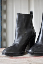 Load image into Gallery viewer, ALDO Chelsea Heeled Boots
