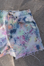 Load image into Gallery viewer, FRONT OR BACK (w 32)
