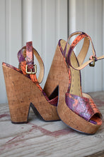 Load image into Gallery viewer, NINE WEST TROISCHIC SNAKESKIN PLATFORM SANDALS

