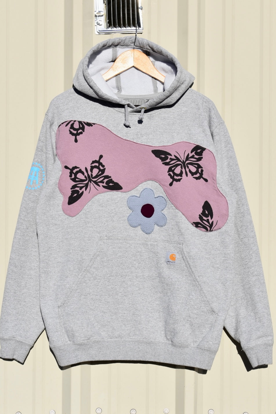 COME WITH A COMPLIMENT (M)