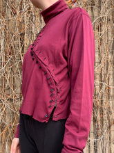 Load image into Gallery viewer, TURTLENECK TURNED LESS MODIST
