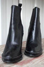 Load image into Gallery viewer, ALDO Chelsea Heeled Boots
