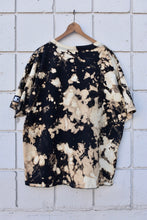 Load image into Gallery viewer, 1998 VINTAGE COLLISION (XL)
