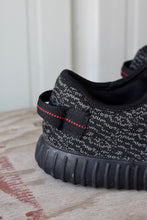 Load image into Gallery viewer, Black Texture Sneaker
