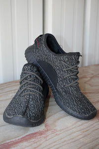 Black Texture Sneaker