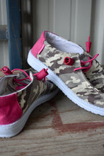 Load image into Gallery viewer, Simply Souther Slip Ons
