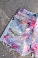 Load image into Gallery viewer, FRONT OR BACK (w 32)
